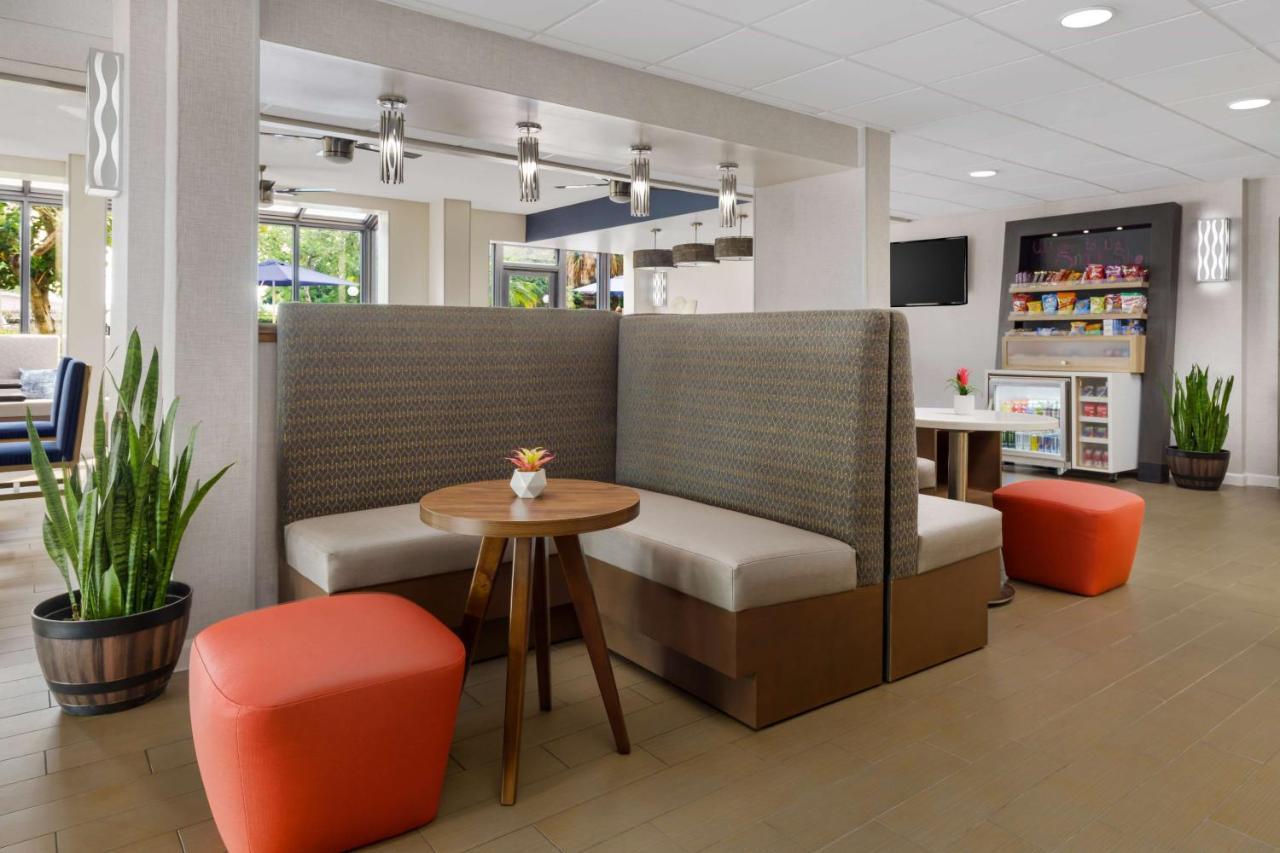 Hampton Inn Ft. Lauderdale-Cypress Creek Fort Lauderdale Exteriör bild