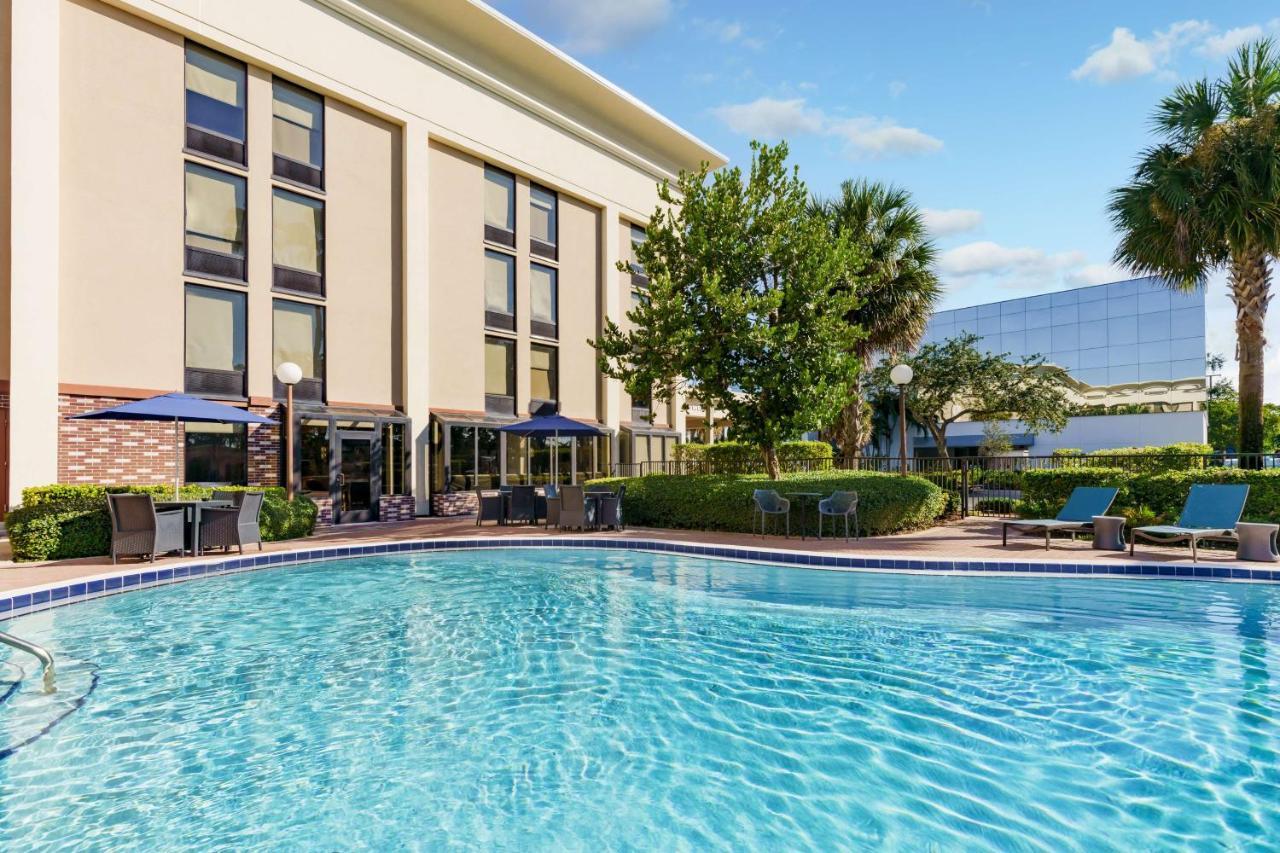 Hampton Inn Ft. Lauderdale-Cypress Creek Fort Lauderdale Exteriör bild